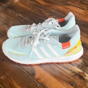 Adidas Retrorun running shoe
